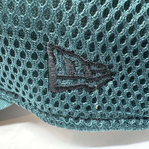 Philadelphia Eagles New Era 39Thirty Men's Cap Hat Small-Medium NFL Metallic - Picture 5 of 9